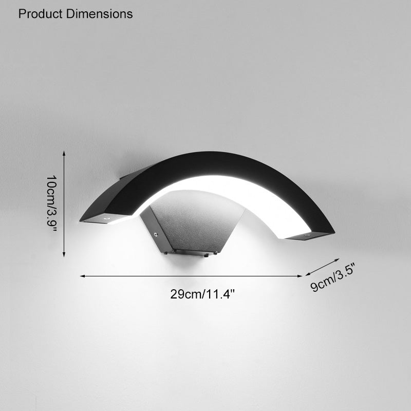 Gebogene Außenwandleuchte mit Sensor