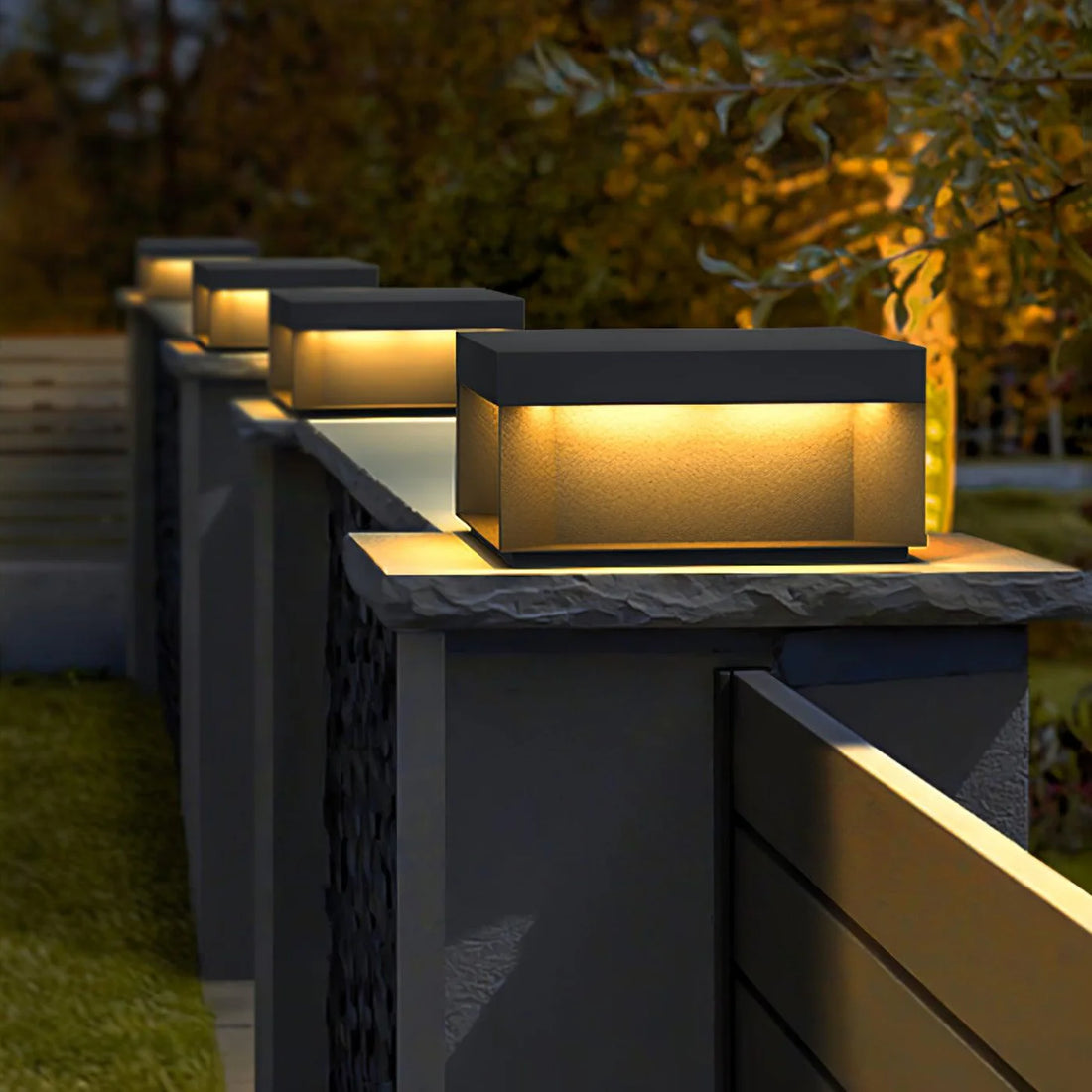 Solar LED Würfel Außenleuchte – Wetterfeste Gartenlampe IP65 mit Warmweißem Licht-Lighting > Outdoor Lighting > Outdoor Post Lights > Pillar Lights-Lumensis-25cm-Solar-Lumensis