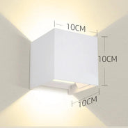 Geometrische LED-Außenwandleuchte