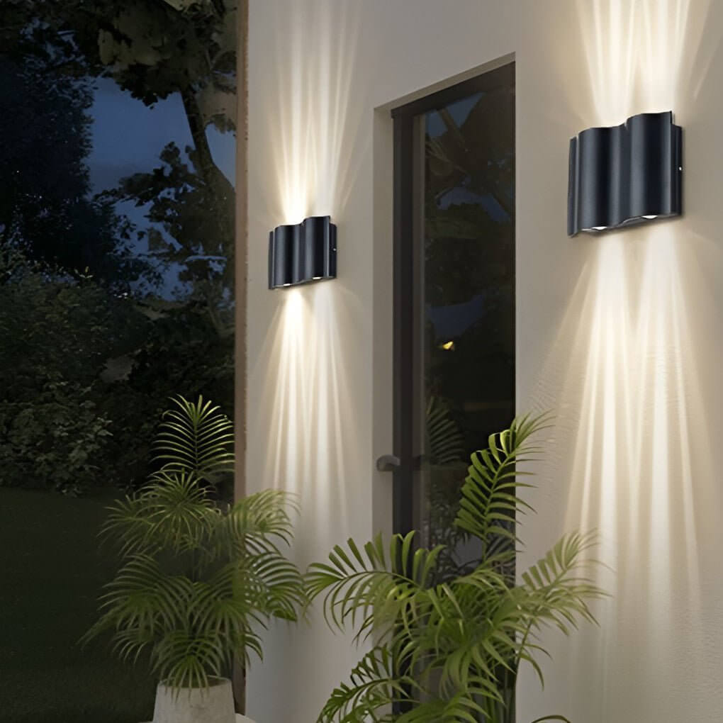 Wellen-Design LED Außenwandleuchte – Up & Down Strahler in Schwarz-Lighting > Outdoor Lighting > Outdoor Wall Lighting > Up & Down Wall Lights-Lumensis-4-flammig-Weiß-Lumensis