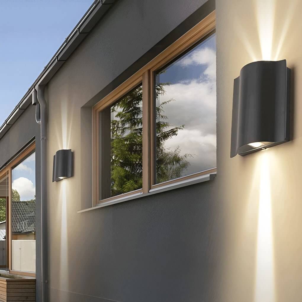 Wellen-Design LED Außenwandleuchte – Up & Down Strahler in Schwarz-Lighting > Outdoor Lighting > Outdoor Wall Lighting > Up & Down Wall Lights-Lumensis-2-flammig-Weiß-Lumensis