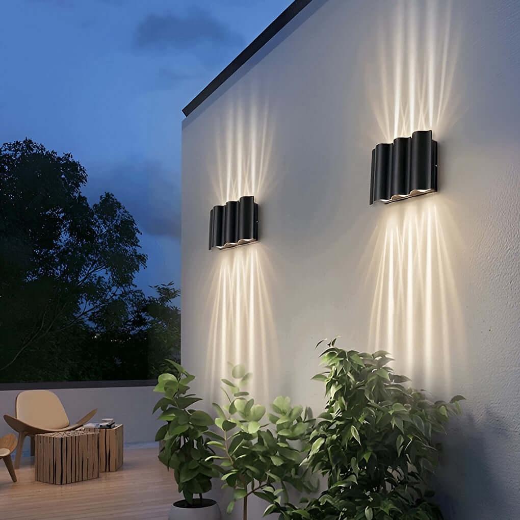 Wellen-Design LED Außenwandleuchte – Up & Down Strahler in Schwarz-Lighting > Outdoor Lighting > Outdoor Wall Lighting > Up & Down Wall Lights-Lumensis-4-flammig-Warmes Weiß-Lumensis