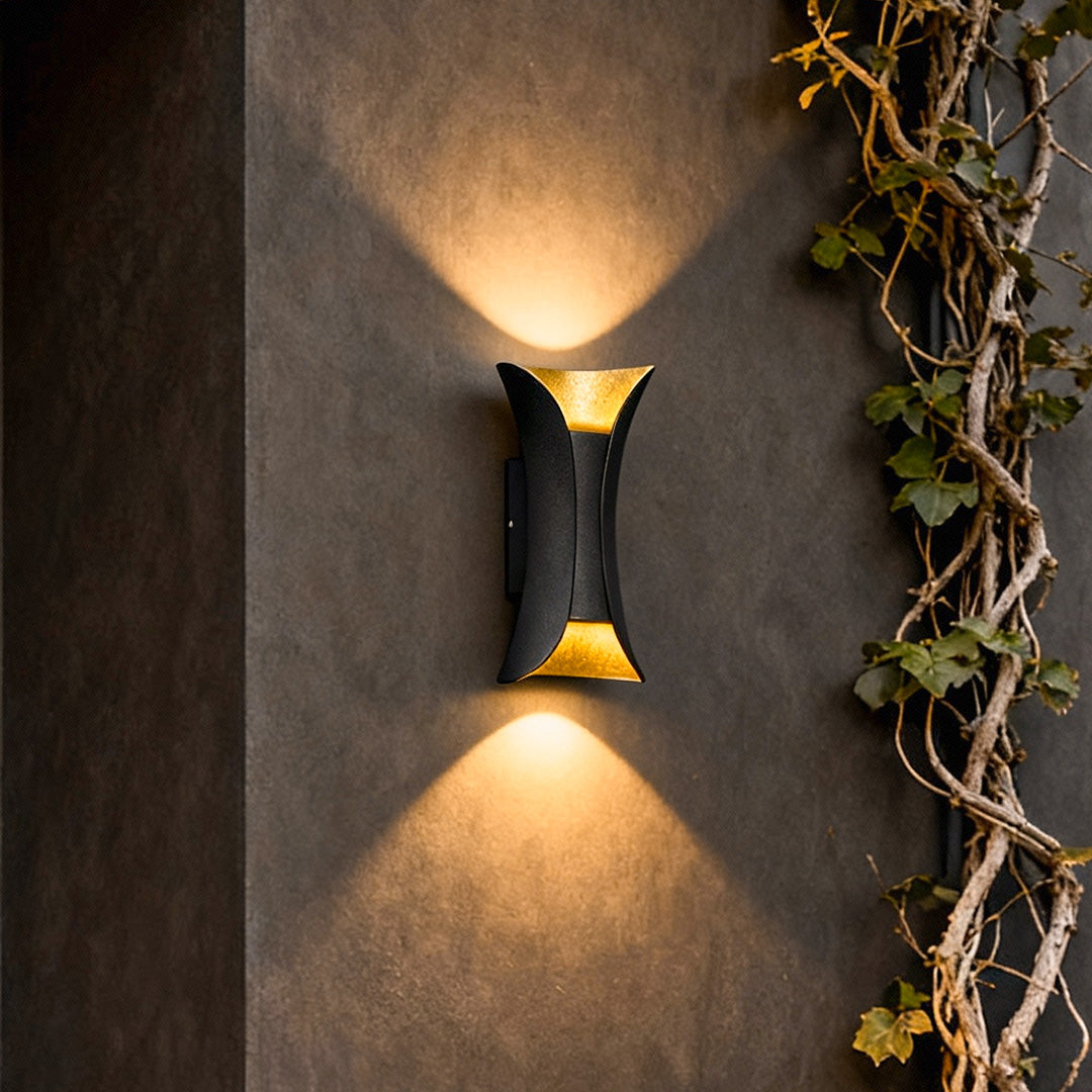 Design LED Up & Down Wandleuchte – IP54 Wetterfest – 4 Farbkombinationen-Lighting > Outdoor Lighting > Outdoor Wall Lighting > Up & Down Wall Lights-Lumensis-Schwarz/Gold-7 x 7 x 15 cm-Lumensis